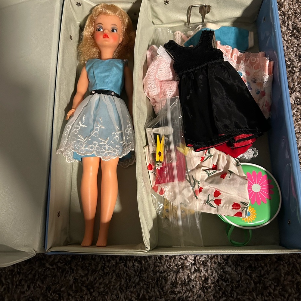 Tammy vintage stylish Blue and Black Doll with Chic Accessories